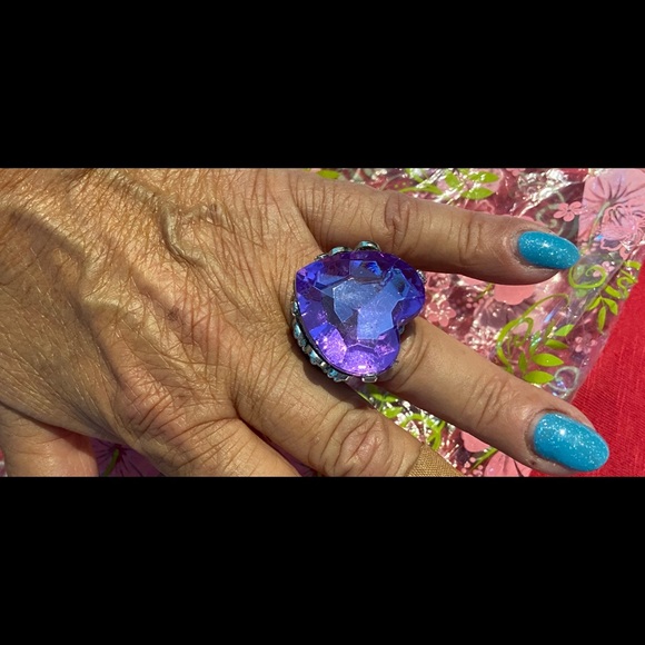 Big Purple crystal Heart 💜 ring - Picture 4 of 6